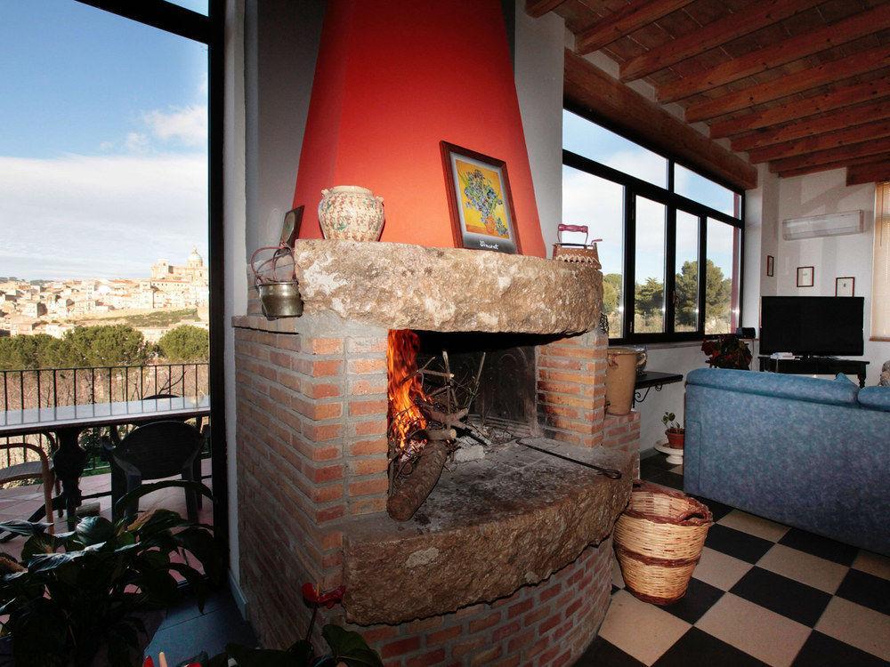 La Casa Rossa Country House Piazza Armerina Exterior photo