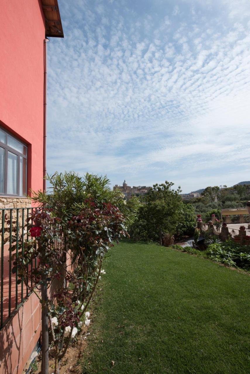 La Casa Rossa Country House Piazza Armerina Exterior photo